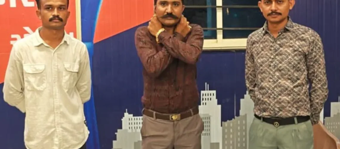 68d40c2b3b684-fake-police-sub-inspector-at-navratri-garba-panda-242005225-16x9